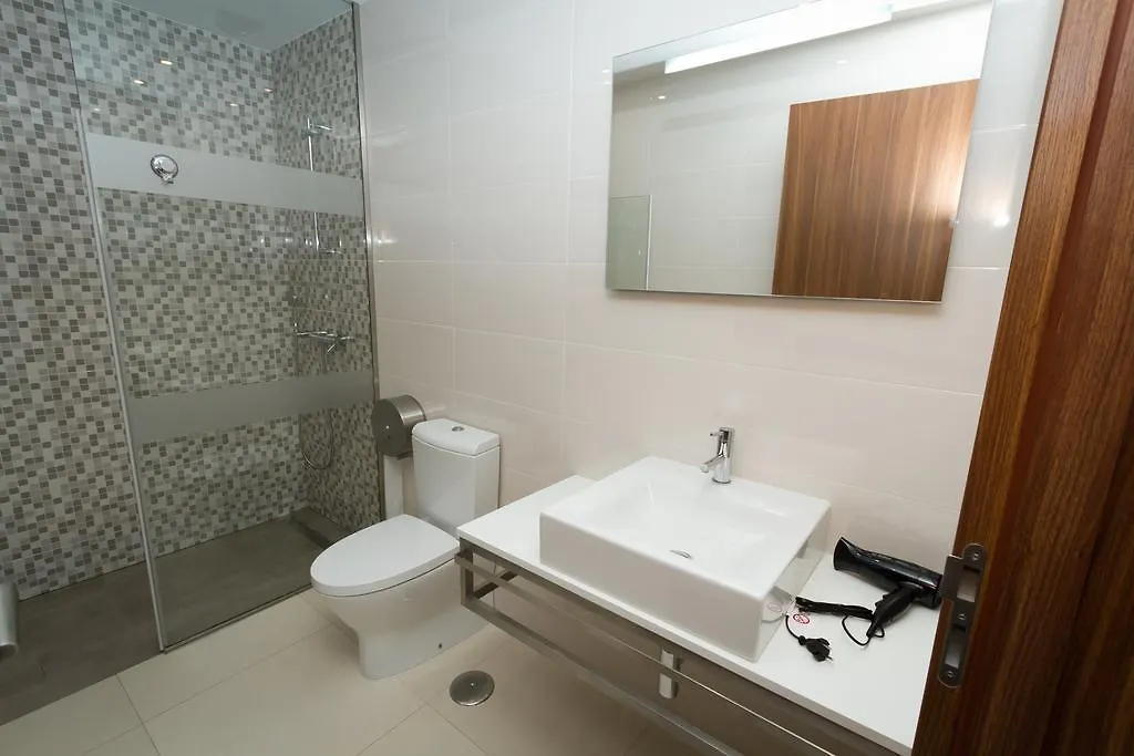 Peralux Hotel 0*, Pêra Portugal